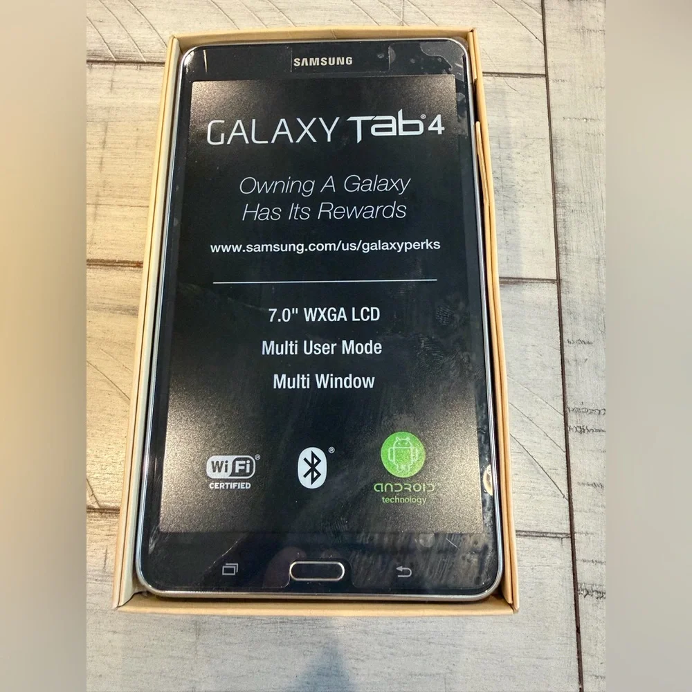 NEW OPEN BOX /UNUSED Samsung Galaxy Tab 4, 7”, 8GB - Black